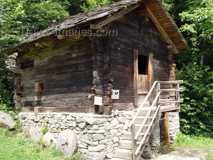 switz226: Ballenberg - open air museum: mill - 19th century / moulin - photo by C.Roux - (c) Travel-Images.com - Stock Photography agency - Image Bank