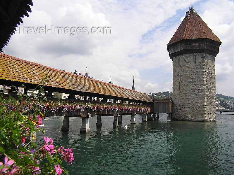 switz356: Switzerland - Luzern / Lucerne: Chapel bridge and Water tower - photo by J.Kaman - (c) Travel-Images.com - Stock Photography agency - Image Bank