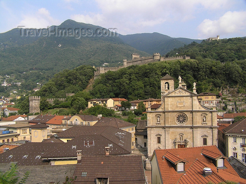 switz368: Switzerland - Bellinzona, Ticino canton: the town and the castle - photo by J.Kaman - (c) Travel-Images.com - Stock Photography agency - Image Bank