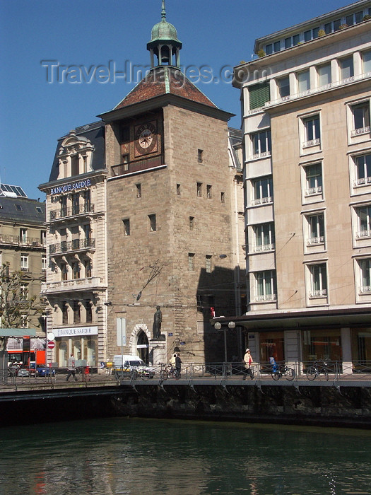 switz70: Switzerland / Suisse / Schweiz / Svizzera - Geneva / Genève / Genf / Ginevra / GVA : l'Ile Tower part of a 13th-century fortress built by Bishop Aymon de Grandson - Banque Safdié / tour de l'ile - photo by C.Roux - (c) Travel-Images.com - Stock Photography agency - Image Bank