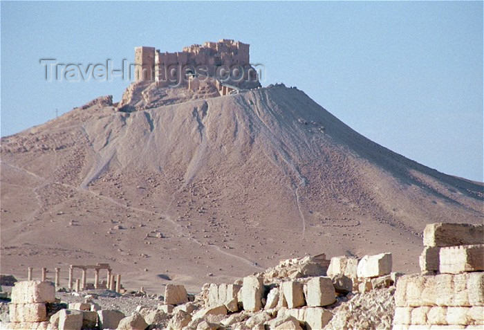 syria18: Syria - Palmyra / Tadmor / PMS, Homs governorate: Qala'at ibn Maan / Qalat-al-ibn-Marn-Amb castle - Unesco world heritage site - photo by J.Kaman - (c) Travel-Images.com - Stock Photography agency - Image Bank