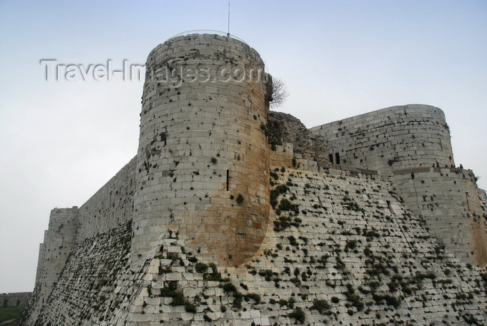 syria201: Crac des Chevaliers / Hisn al-Akrad, Al Hosn, Homs Governorate, Syria: inner walls of the castle - Knights Hospitaller HQ during the Crusades UNESCO World Heritage Site - photo by M.Torres /Travel-Images.com - (c) Travel-Images.com - Stock Photography agency - Image Bank
