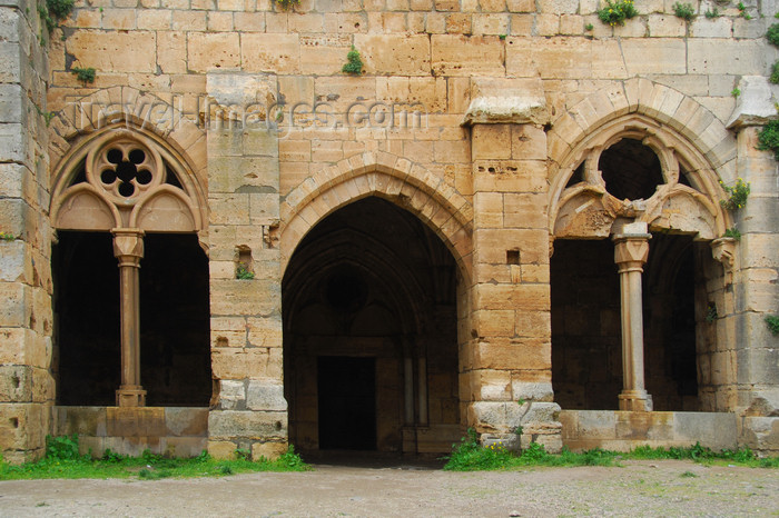 syria206: Crac des Chevaliers / Hisn al-Akrad, Al Hosn, Homs Governorate, Syria: Gothic cloister by the fortress yard - UNESCO World Heritage Site - photo by M.Torres /Travel-Images.com - (c) Travel-Images.com - Stock Photography agency - Image Bank