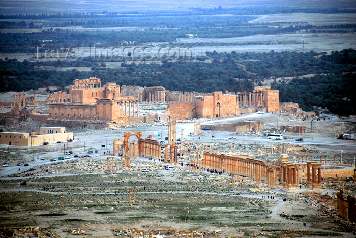 syria211: Palmyra / Tadmor, Homs governorate, Syria: general view - seen from the castle - UNESCO world heritage - photo by M.Torres / Travel-Images.com - (c) Travel-Images.com - Stock Photography agency - Image Bank