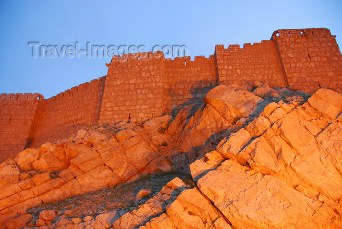 syria215: Palmyra / Tadmor, Homs governorate, Syria: Qala'at ibn Maan castle at dusk - built by Emir Fakhr el-Din in the early 17th century - photo by M.Torres / Travel-Images.com - (c) Travel-Images.com - Stock Photography agency - Image Bank