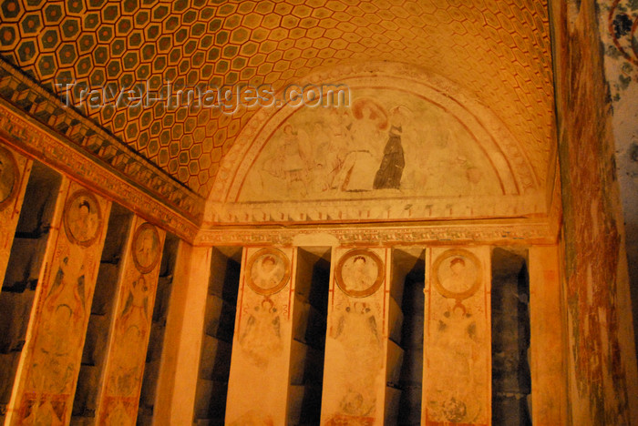 syria229: Palmyra / Tadmor, Homs governorate, Syria: Inside the Hypogeum of the Three Brothers - wall paintings - underground tomb - photo by M.Torres / Travel-Images.com - (c) Travel-Images.com - Stock Photography agency - Image Bank