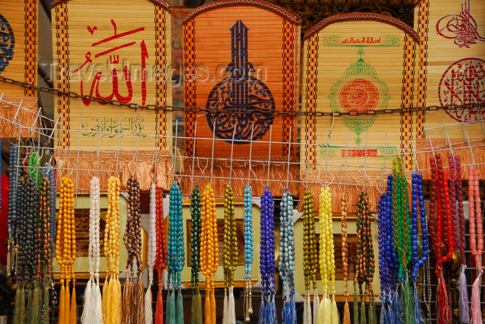 syria362: Damascus, Syria - Souq Al Hamidiyeh - Islamic prayer beads - photo by M.Torres / Travel-Images.com - (c) Travel-Images.com - Stock Photography agency - Image Bank