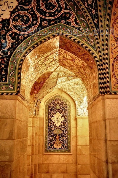 syria63: Damascus / Damaszek: Sayyida Ruqqaya mosque interior - niche - tiles - photo by J.Kaman - (c) Travel-Images.com - Stock Photography agency - Image Bank