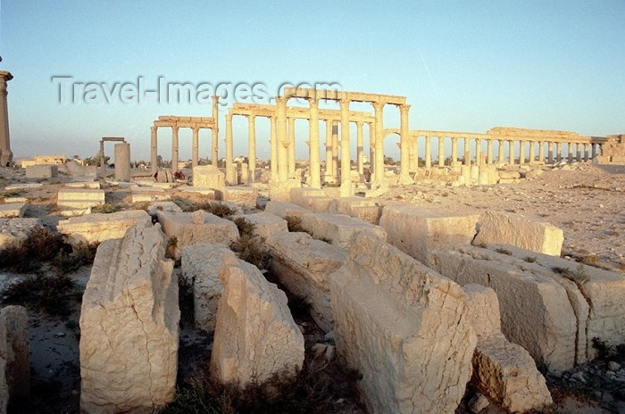 syria77: Palmyra / Tadmor / PMS, Syria: spare parts - ancient stones - photo by J.Kaman - (c) Travel-Images.com - Stock Photography agency - Image Bank