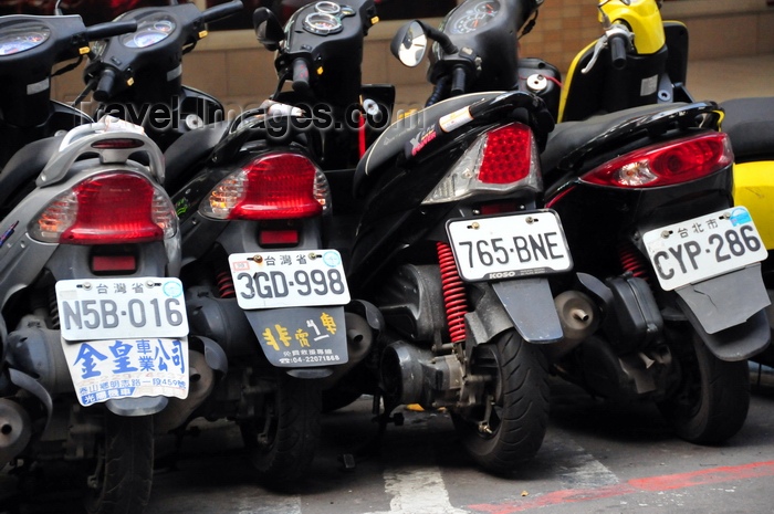 taiwan20: Taipei, Taiwan: a city of many scooters - photo by M.Torres - (c) Travel-Images.com - Stock Photography agency - Image Bank