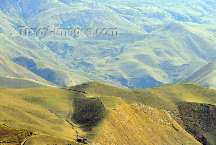 tajikistan29: Hisor district, Tajikistan: the rugged mountains of western Tajikistan - photo by M.Torres - (c) Travel-Images.com - Stock Photography agency - Image Bank
