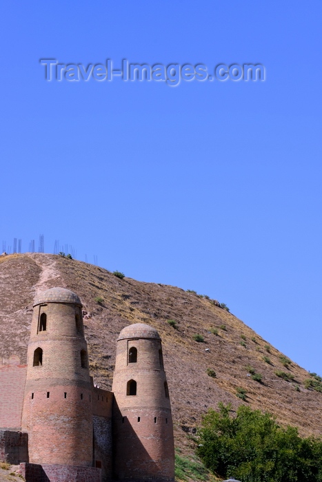 tajikistan31: Hisor, Tajikistan: Hisor / Hissar fortress, once part of the Bukhara emirate - Hissar means fort or castle in Arabic - photo by M.Torres - (c) Travel-Images.com - Stock Photography agency - Image Bank