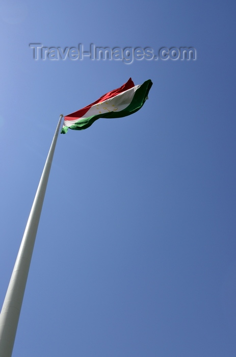 tajikistan55: Dushanbe, Tajikistan: Dushanbe Flagpole seen from the base, with 165 m it was the tallest in the world from 2011 to 2014 - central piece of Flag Park - photo by M.Torres - (c) Travel-Images.com - Stock Photography agency - Image Bank