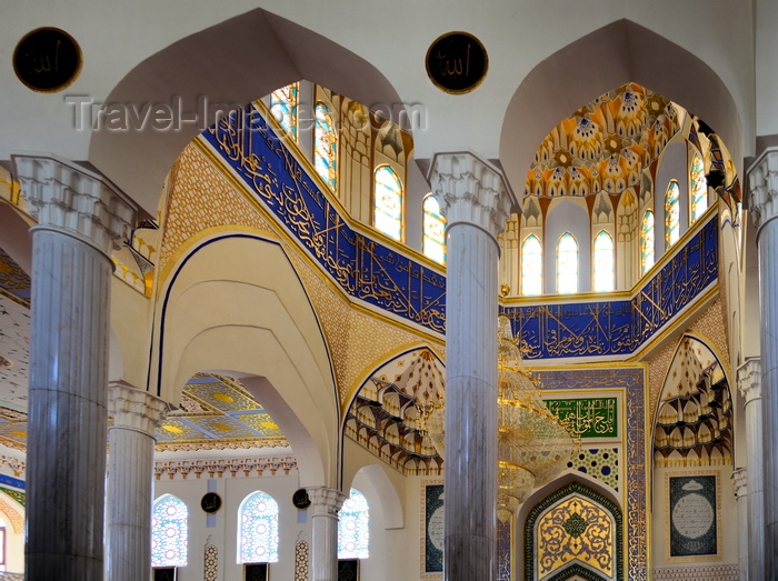 tajikistan68: Dushanbe, Tajikistan: interior of the Haji Yakoub Mosque - dome with ornate muqarnas - Hanafi school of Sunni Islam - Rudaki Avenue -  central mosque of Dushanbe - photo by M.Torres - (c) Travel-Images.com - Stock Photography agency - Image Bank