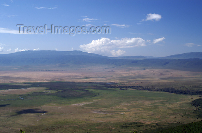 tanzania131: Tanzania - View over the Ngorongoro Crater - photo by A.Ferrari - (c) Travel-Images.com - Stock Photography agency - Image Bank