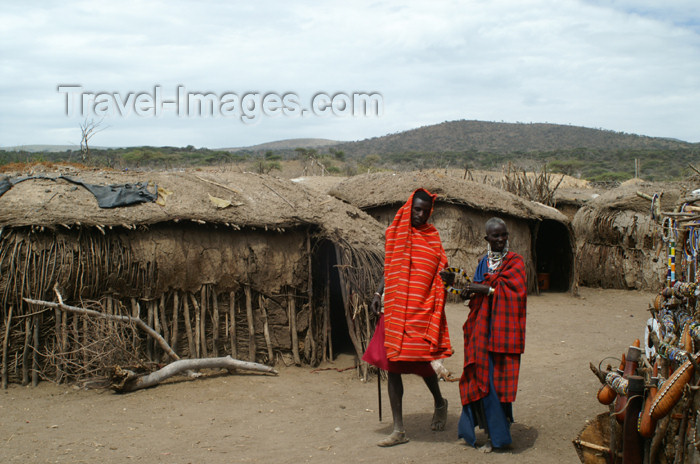 tanzania136: Tanzania - Masai people in a village near Ngorongoro Crater - photo by A.Ferrari - (c) Travel-Images.com - Stock Photography agency - Image Bank