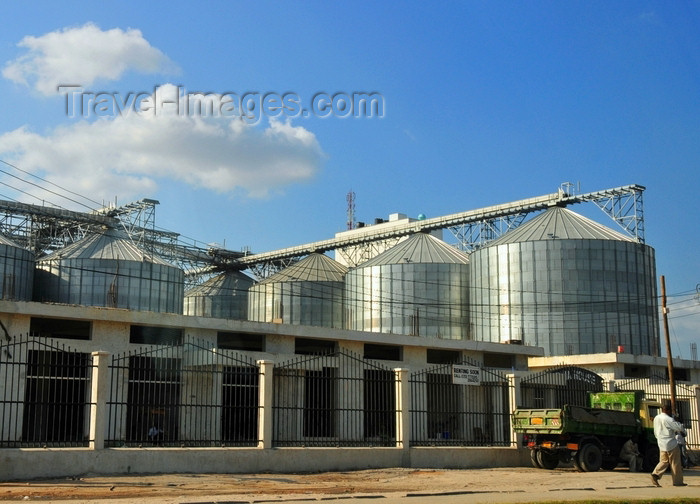 tanzania186: Dar es Salaam, Tanzania: flour mill - food industry - photo by M.Torres - (c) Travel-Images.com - Stock Photography agency - Image Bank