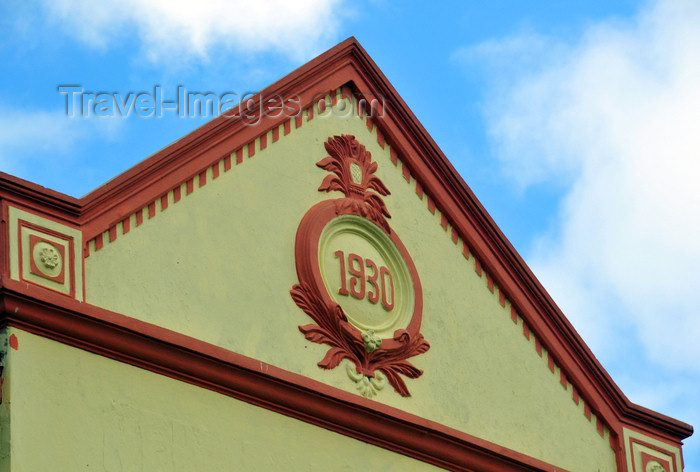 tanzania25: Dar es Salaam, Tanzania: gable of a 1930 British colonial building - photo by M.Torres - (c) Travel-Images.com - Stock Photography agency - Image Bank