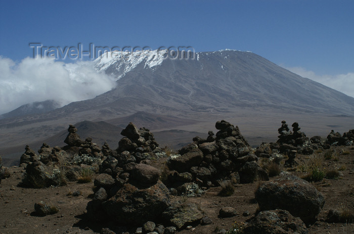 tanzania53: Tanzania - Kilimanjaro NP: Marangu Route - day 3 - Mount Kilimanjaro, the Kibo peak and cairns - photo by A.Ferrari - (c) Travel-Images.com - Stock Photography agency - Image Bank