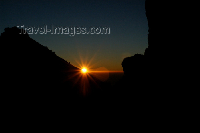 tanzania68: Tanzania - Kilimanjaro NP: Marangu Route - day 5 - Mount Kilimanjaro, sunrise - photo by A.Ferrari - (c) Travel-Images.com - Stock Photography agency - Image Bank