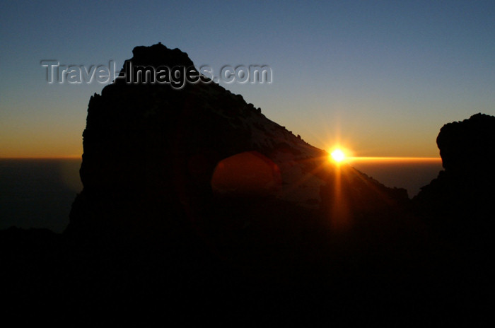 tanzania69: Tanzania - Kilimanjaro NP: Marangu Route - day 5 - Mount Kilimanjaro, a few seconds after sunrise - photo by A.Ferrari - (c) Travel-Images.com - Stock Photography agency - Image Bank