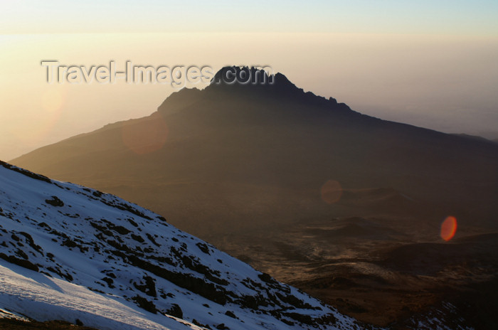 tanzania74: Tanzania - Kilimanjaro NP: Marangu Route - day 5 - Mount Kilimanjaro, view over Mawenzi on the way to Uhuru Peak - photo by A.Ferrari - (c) Travel-Images.com - Stock Photography agency - Image Bank