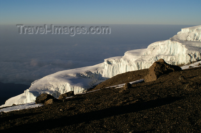 tanzania75: Tanzania - Kilimanjaro NP: Marangu Route - day 5 - Mount Kilimanjaro, Icefields on the way to Uhuru Peak - photo by A.Ferrari - (c) Travel-Images.com - Stock Photography agency - Image Bank