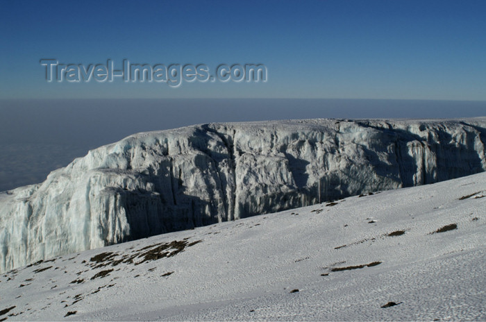 tanzania79: Tanzania - Kilimanjaro NP: Marangu Route - day 5 - Mount Kilimanjaro, the Kibo glacier on the way up to Uhuru peak - photo by A.Ferrari - (c) Travel-Images.com - Stock Photography agency - Image Bank