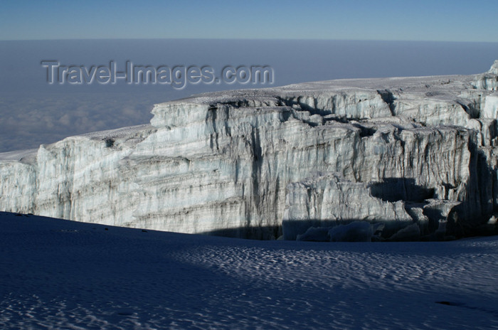 tanzania80: Tanzania - Kilimanjaro NP: Marangu Route - day 5 - Mount Kilimanjaro, the Kibo glacier on the way up to Uhuru peak - photo by A.Ferrari - (c) Travel-Images.com - Stock Photography agency - Image Bank