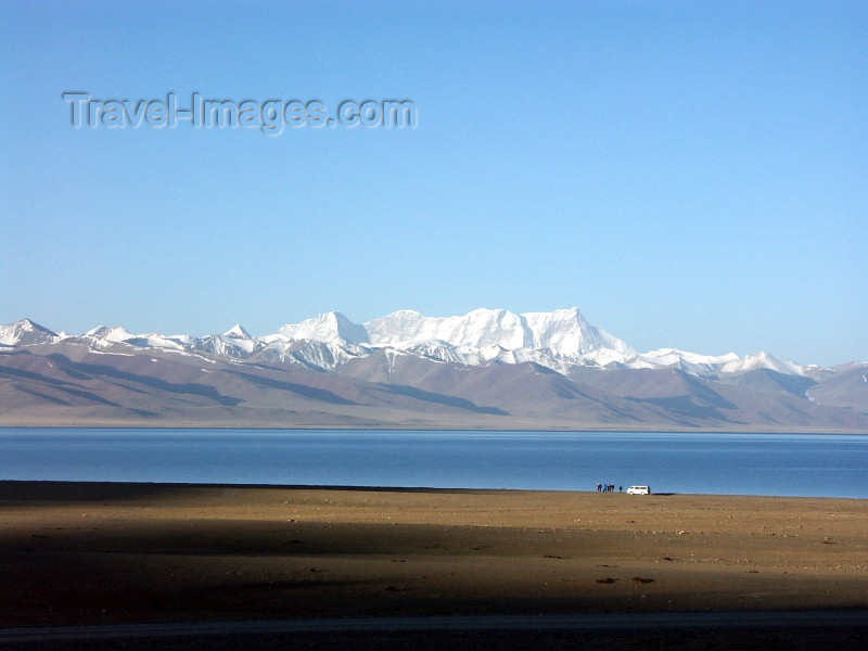 tibet2: Tibet - Lake Namtso / Tengri Nor: skyline in the early morning - border between Lhasa Prefecture and Nagqu Prefecture - Nyainqêntanglha mountain range - snow - photo by P.Artus - (c) Travel-Images.com - Stock Photography agency - Image Bank