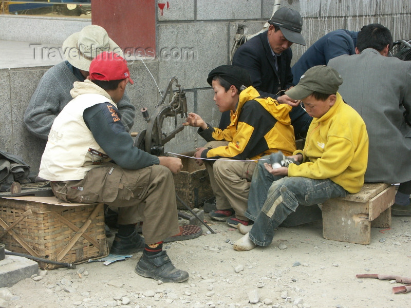 tibet32: Tibet - Lhasa: kids working - children working - child labor - photo by P.Artus - (c) Travel-Images.com - Stock Photography agency - Image Bank