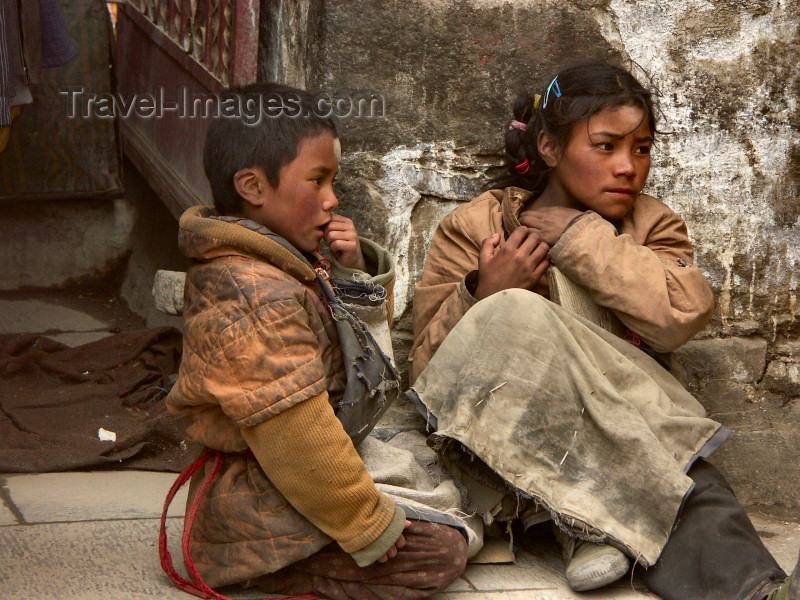 tibet33: Tibet - Lhasa: city youths - street children - photo by P.Artus - (c) Travel-Images.com - Stock Photography agency - Image Bank