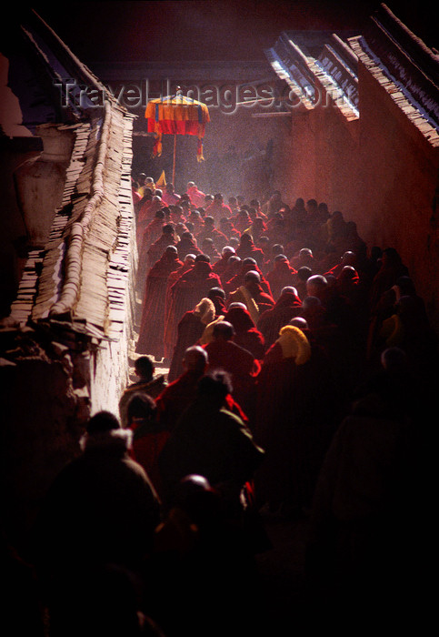 tibet90: Tibet - Buddhist procession - photo by Y.Xu - (c) Travel-Images.com - Stock Photography agency - Image Bank