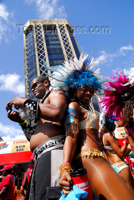 trinidad-tobago105: Port of Spain, Trinidad and Tobago: revlers dance the calypso near the Central Bank Tower - Eric Williams Plaza - carnival - photo by E.Petitalot - (c) Travel-Images.com - Stock Photography agency - Image Bank
