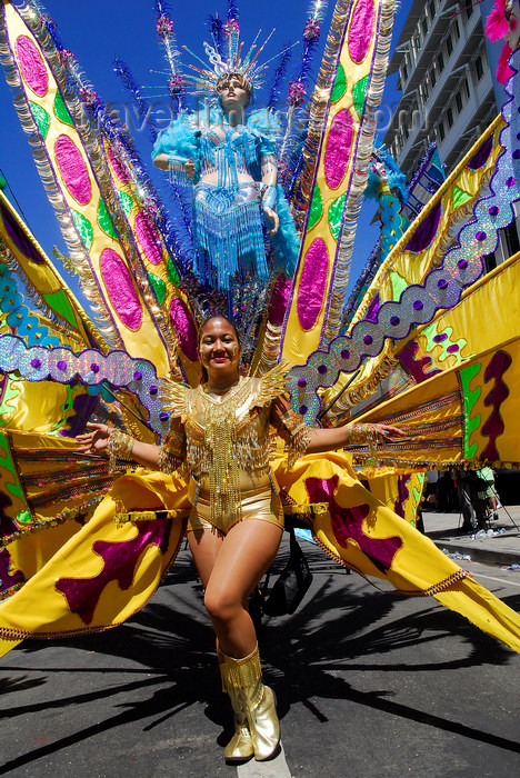 trinidad-tobago112: Port of Spain, Trinidad and Tobago:  woman with a huge and colourful costume - Trinidadian Carnival artist - photo by E.Petitalot - (c) Travel-Images.com - Stock Photography agency - Image Bank