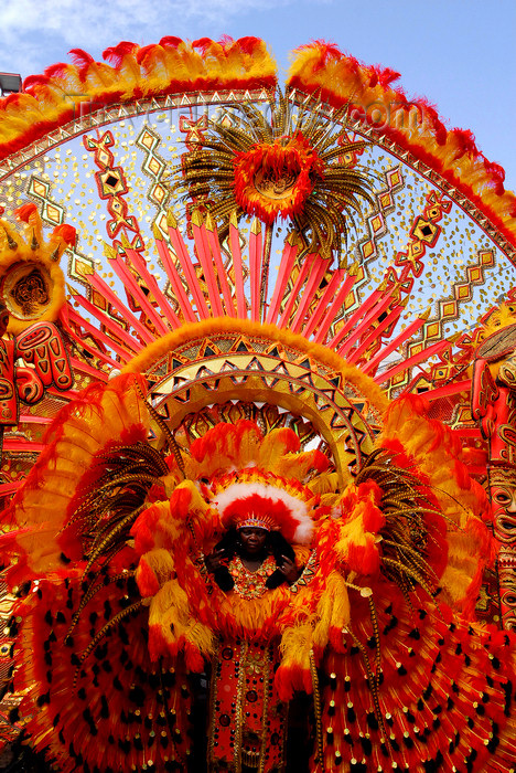 trinidad-tobago121: Port of Spain, Trinidad and Tobago: very big and colorful indian costume at the carnaval parade - photo by E.Petitalot - (c) Travel-Images.com - Stock Photography agency - Image Bank
