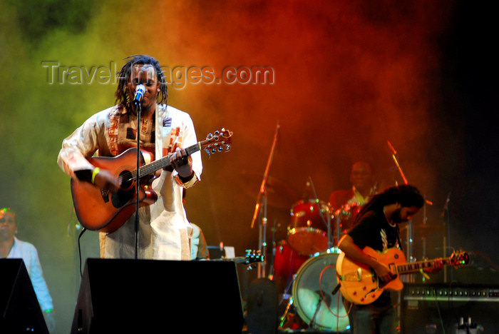 trinidad-tobago128: Port of Spain, Trinidad and Tobago: musicians playing guitars during carnival - photo by E.Petitalot - (c) Travel-Images.com - Stock Photography agency - Image Bank