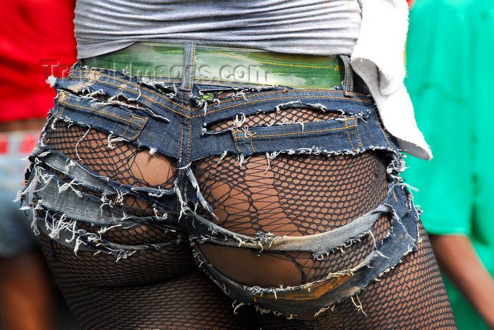 trinidad-tobago138: Port of Spain, Trinidad and Tobago: woman in hot pants - shorts - photo by E.Petitalot - (c) Travel-Images.com - Stock Photography agency - Image Bank