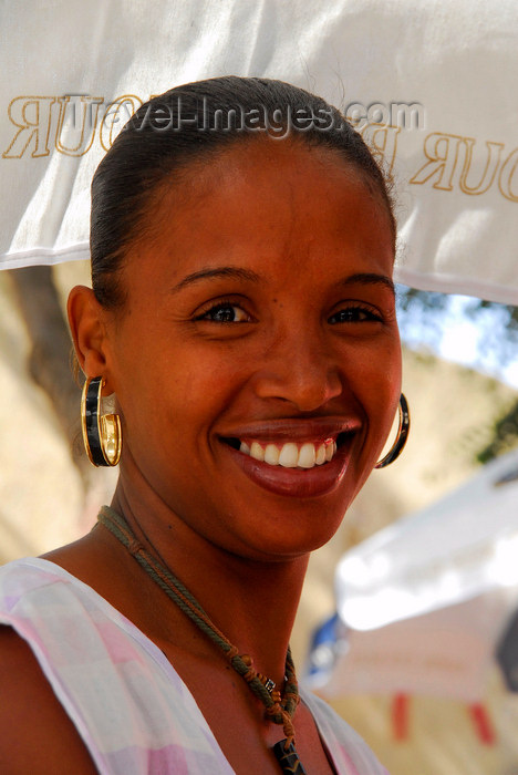 trinidad-tobago146: Port of Spain, Trinidad and Tobago: smiling girl with bright white teeth - photo by E.Petitalot - (c) Travel-Images.com - Stock Photography agency - Image Bank