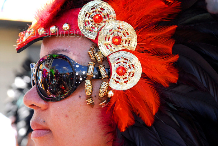 trinidad-tobago160: Port of Spain, Trinidad and Tobago: woman with sunglasses and colourful feathers - carnival - photo by E.Petitalot - (c) Travel-Images.com - Stock Photography agency - Image Bank