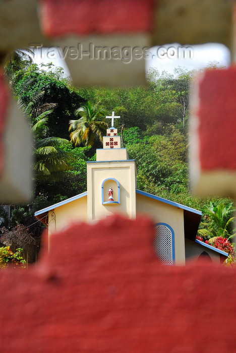 trinidad-tobago32: Maracas Bay, Tobago: small church - through a hole - photo by E.Petitalot - (c) Travel-Images.com - Stock Photography agency - Image Bank