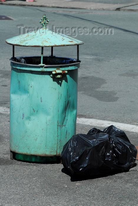 trinidad-tobago40: Scarborough, Tobago: trash can - photo by E.Petitalot - (c) Travel-Images.com - Stock Photography agency - Image Bank