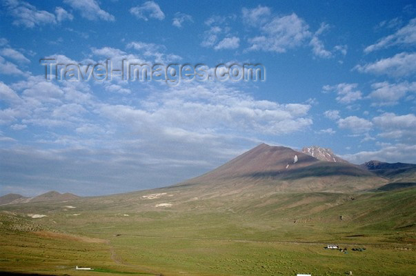 turkey112: Mount Erciyes, Kayseri province, Turkey: 3916 m tall stratovolcano - Erciyes Dagi - photo by J.Kaman - (c) Travel-Images.com - Stock Photography agency - Image Bank