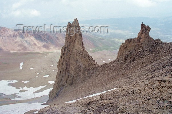 turkey113: Mount Erciyes / Erciyes dag, Kayseri province, Central Anatolia, Turkey: rock formations - photo by J.Kaman - (c) Travel-Images.com - Stock Photography agency - Image Bank