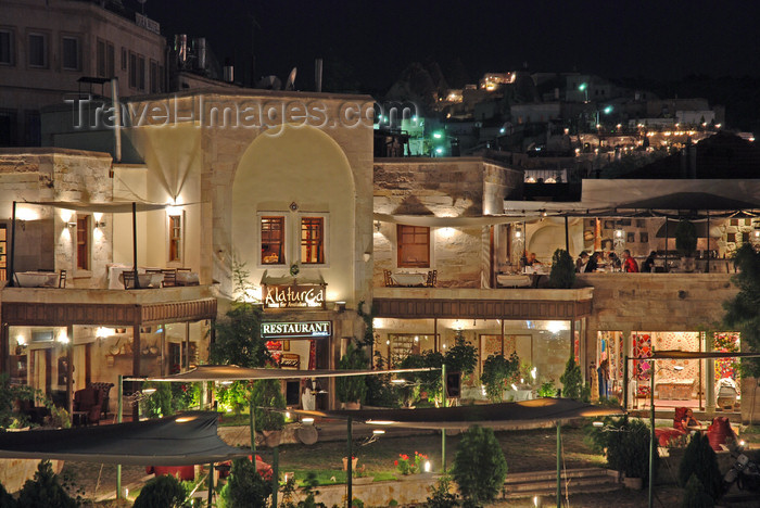 turkey128: Cappadocia - Göreme, Nevsehir province, Central Anatolia, Turkey: restaurant - nocturnal - photo by W.Allgöwer - (c) Travel-Images.com - Stock Photography agency - Image Bank