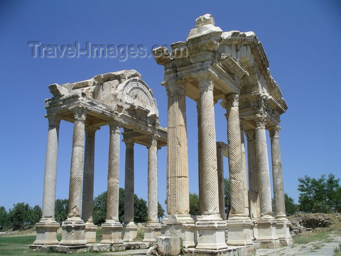 turkey16: Turkey - Afrodisias / Aphrodisias - Aydin province - near the village of Geyre in the district of Karacasu: tetrapylon - Monumental Gate - photo by R.Wallace - (c) Travel-Images.com - Stock Photography agency - Image Bank