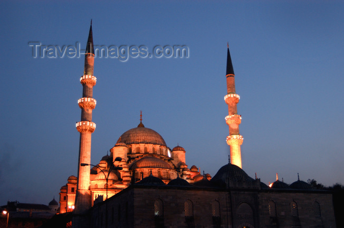 turkey173: Istanbul, Turkey: yeni camii / the New mosque at night - photo by J.Wreford - (c) Travel-Images.com - Stock Photography agency - Image Bank