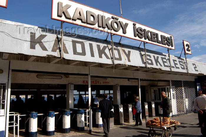 turkey198: Turkey - Istanbul: ferry terminal - Sirkeci - Eminönü district - photo by J.Wreford - (c) Travel-Images.com - Stock Photography agency - Image Bank