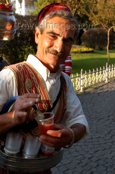 turkey201: Istanbul, Turkey: juice seller - Sultenahmet - Eminönü District - photo by J.Wreford - (c) Travel-Images.com - Stock Photography agency - Image Bank