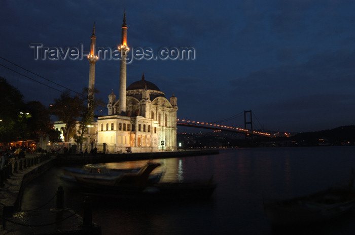 turkey206: Istanbul, Turkey: Ortaköy mosque / Buyuk Necidiye camii and the Bosphorus bridge - link between Asia and Europe - Büyük Mecidiye Camii (Grand Imperial Mosque of Sultan Abdülmecid) - designed by Armenian architects G.Balyan and N.Balyan - photo by J.Wreford - (c) Travel-Images.com - Stock Photography agency - Image Bank